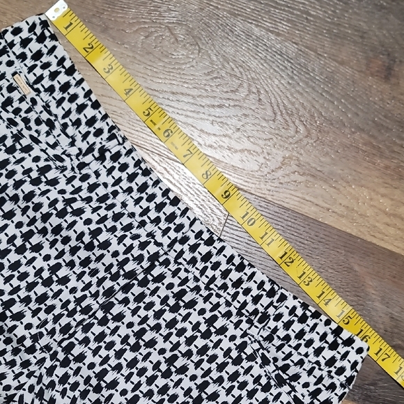 White House Black Market Monochrome Patterned High Waist Shorts - Picture 7 of 10